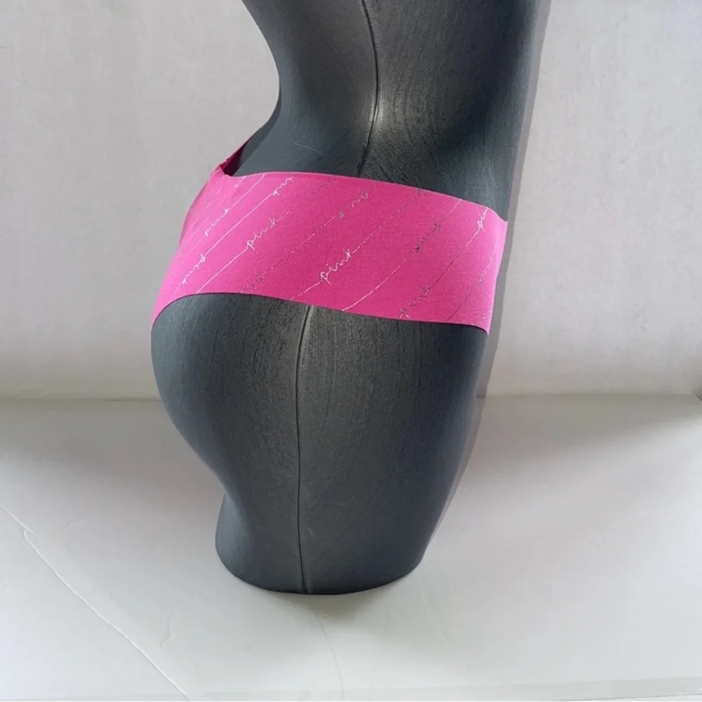 Victoria’s Secret Pink No Show Seamless Cheekster Panty Underwear. NWT